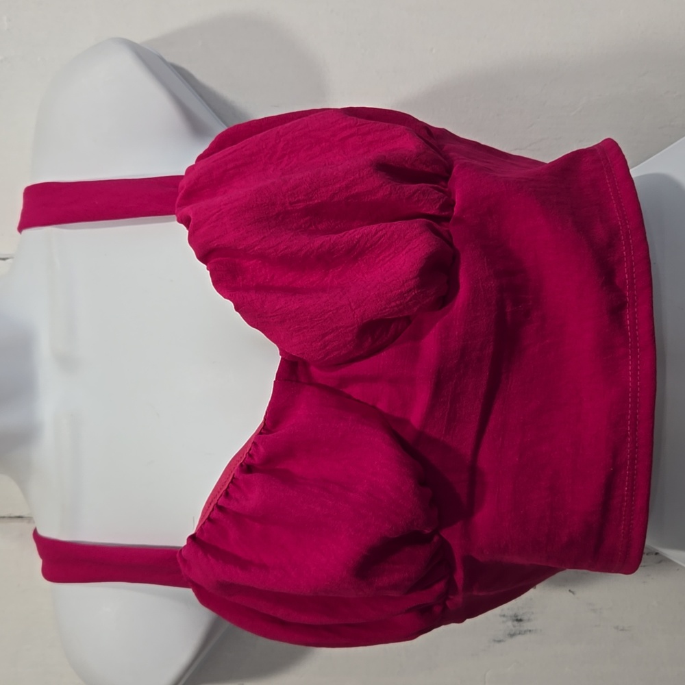 NWT FUSHIA WINDSOR CROP TOP WOMENS SIZE MED.   #7064